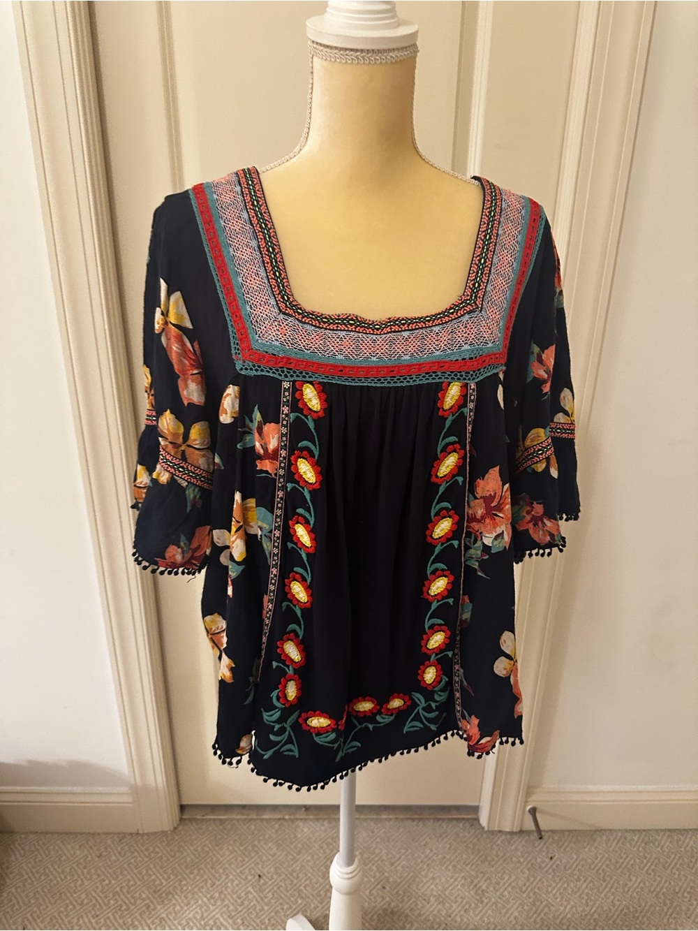 Anthropologie Boho Embroidered Navy Floral Square-Neck Peasant Top XL
